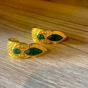 Vintage earring